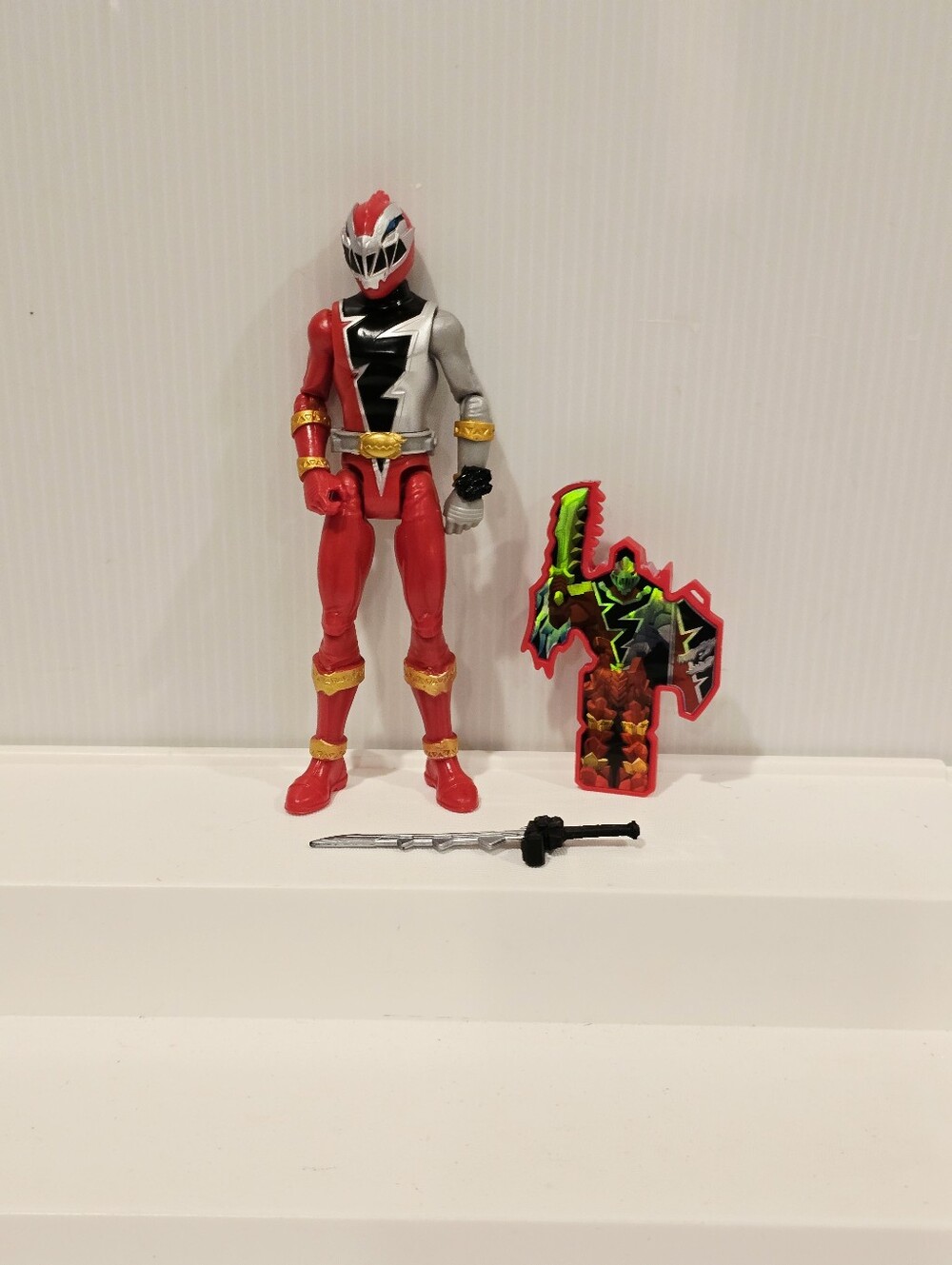 Power Rangers Dino Fury Red Ranger Action Figure - Picture 3 of 5